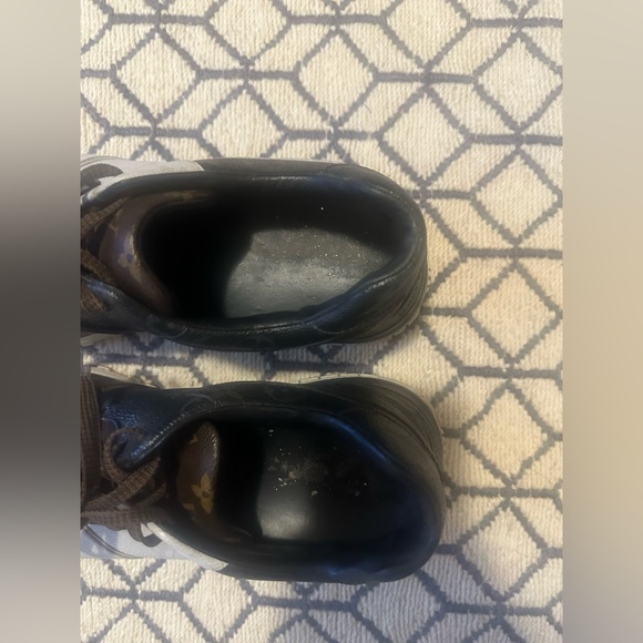 Louis Vuitton Monogram Run Away Sneaker Size 10 | Brown & White Leather Trainer - Picture 4 of 11